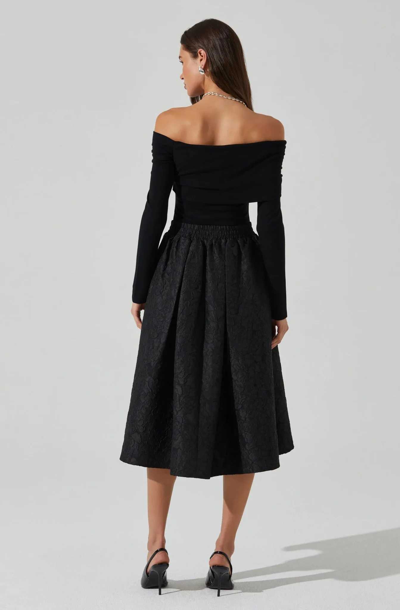 ASTR Andolina Midi Skirt in Black