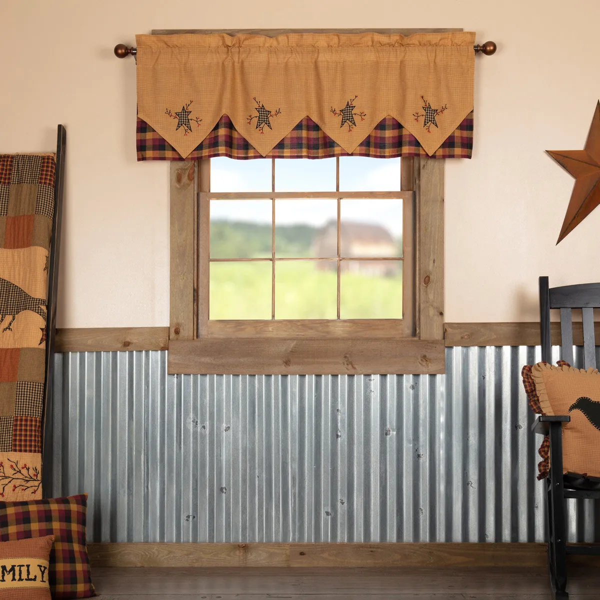 Heritage Farms Primitive Star and PIP Berry Valance